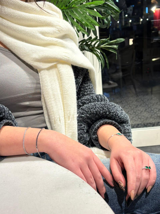 black tense bracelet 3.13 gm